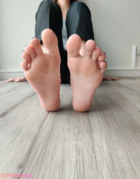 Alicefrenchfeet nude leaked OnlyFans photo #22