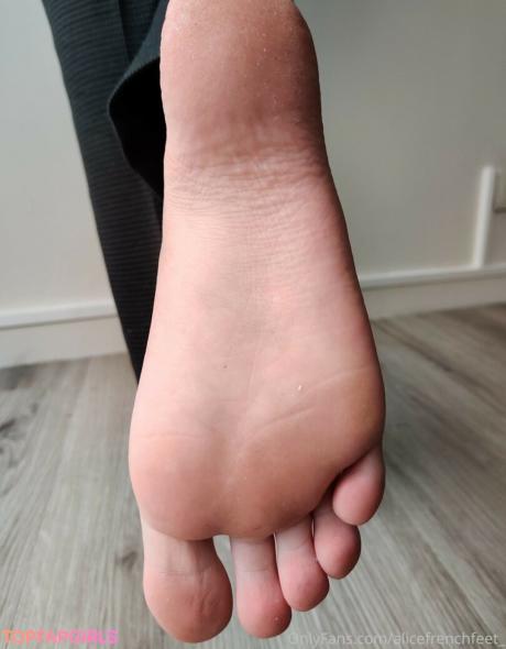 Alicefrenchfeet nude leaked OnlyFans photo #31