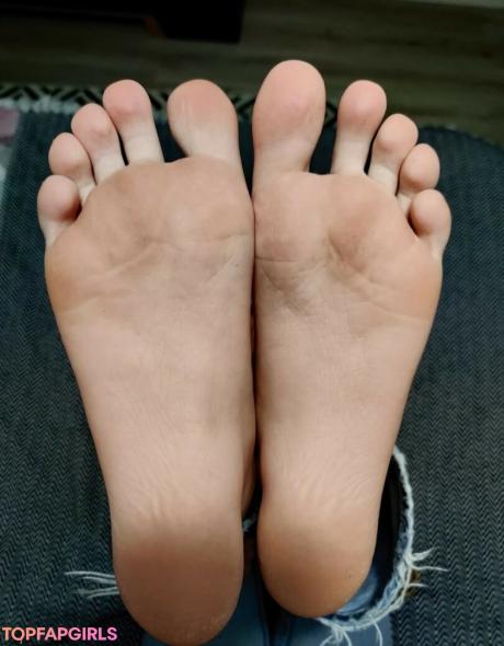 Alicefrenchfeet nude leaked OnlyFans photo #345