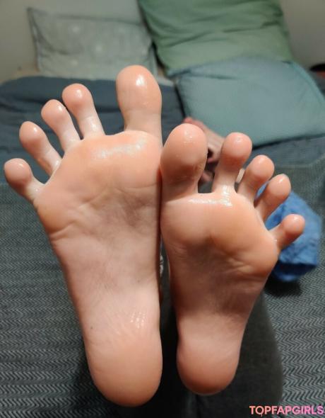 Alicefrenchfeet nude leaked OnlyFans photo #43