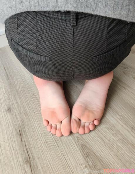 Alicefrenchfeet nude leaked OnlyFans photo #48