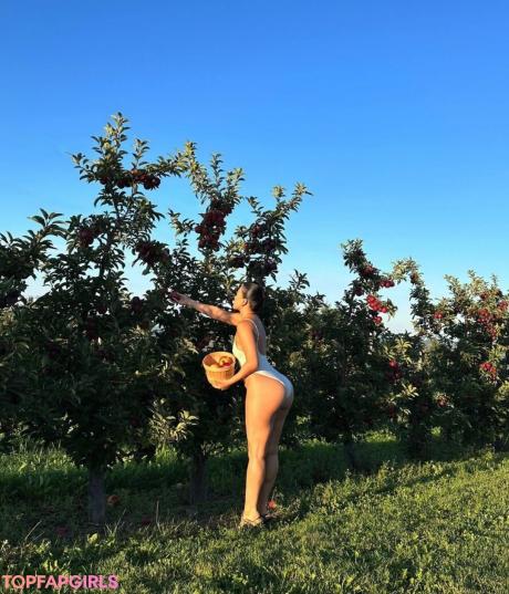 Julia nude leaked OnlyFans photo #669