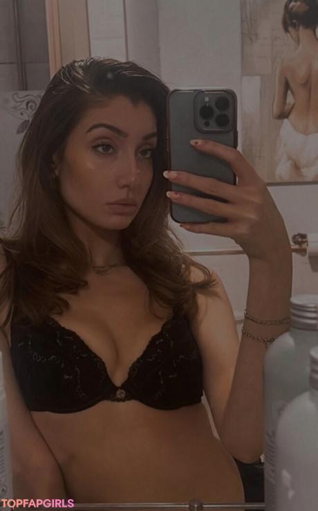 Leyla nude leaked OnlyFans photo #3