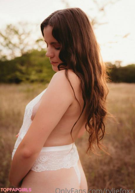 Ryliefoxx nude leaked OnlyFans photo #125