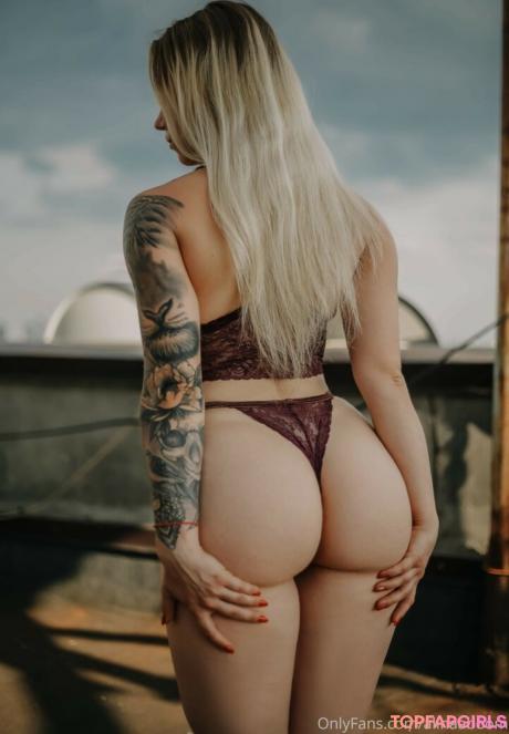 Alinaaboom nude leaked OnlyFans photo #22