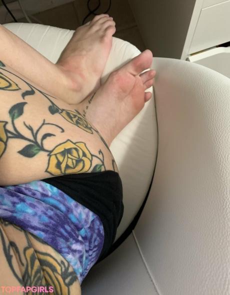 Realgarnetrose nude leaked OnlyFans photo #24