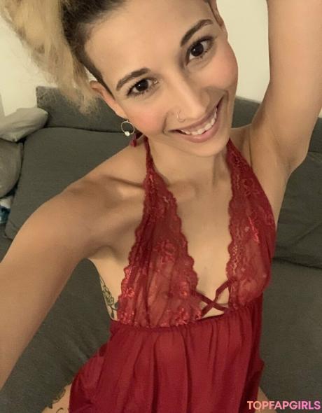 Realgarnetrose nude leaked OnlyFans photo #314