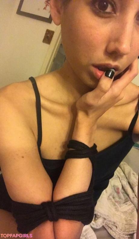 Realgarnetrose nude leaked OnlyFans photo #315
