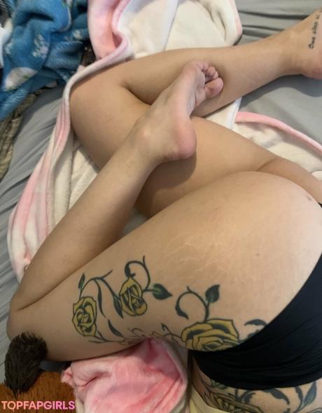 Realgarnetrose nude leaked OnlyFans photo #32