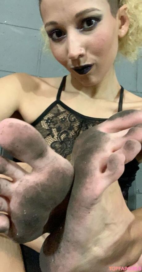 Realgarnetrose nude leaked OnlyFans photo #353