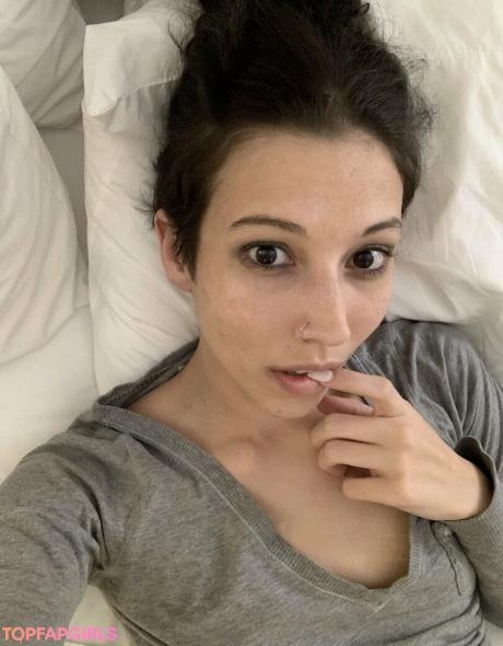 Realgarnetrose nude leaked OnlyFans photo #49