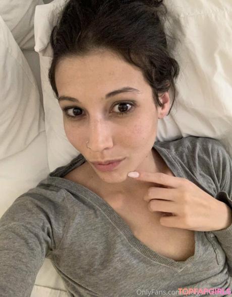 Realgarnetrose nude leaked OnlyFans photo #50