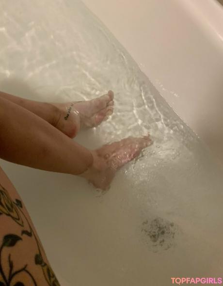 Realgarnetrose nude leaked OnlyFans photo #58
