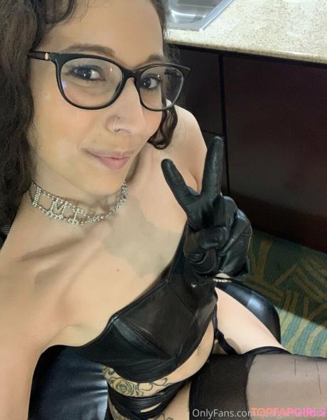 Realgarnetrose nude leaked OnlyFans photo #60