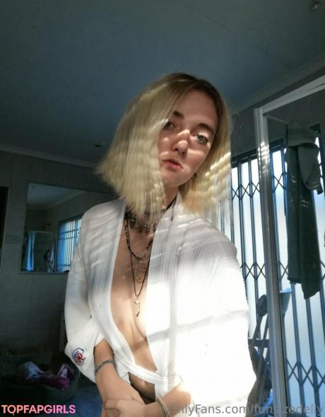Funsizedellyuwu nude leaked OnlyFans photo #5