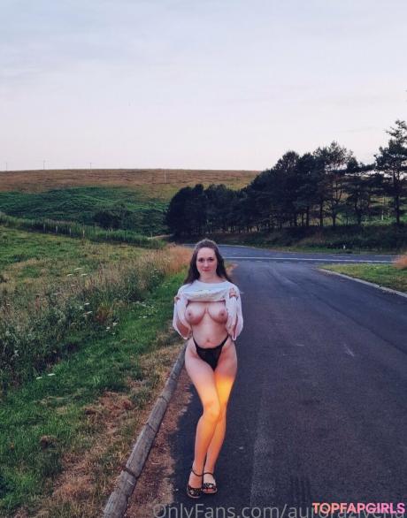 Zivenaa nude leaked OnlyFans photo #3
