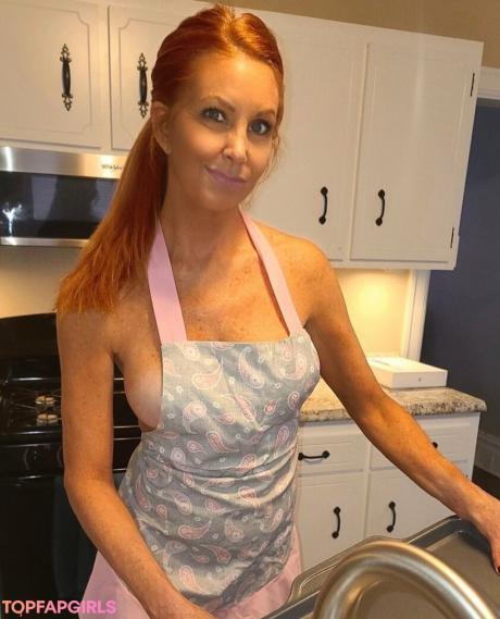 Mrsrobinsonxo nude leaked OnlyFans photo #126