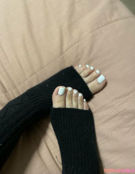 Mylittletoes93 nude leaked OnlyFans photo #2