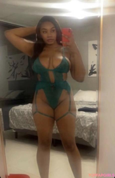 Aliciamoore19 nude leaked OnlyFans photo #6