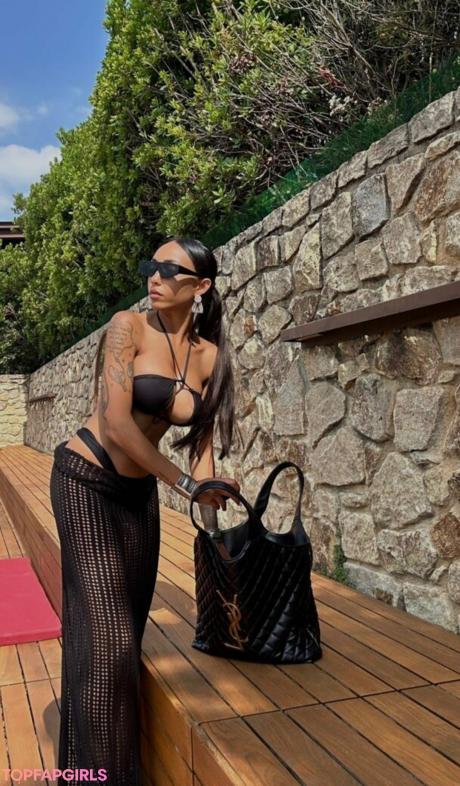 Paola nude leaked OnlyFans photo #12
