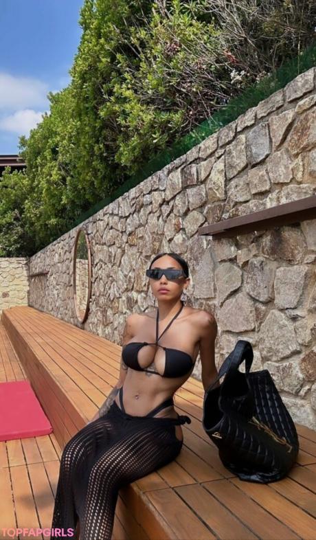 Paola nude leaked OnlyFans photo #13