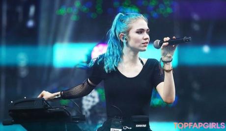 Grimes nude leaked OnlyFans photo #7