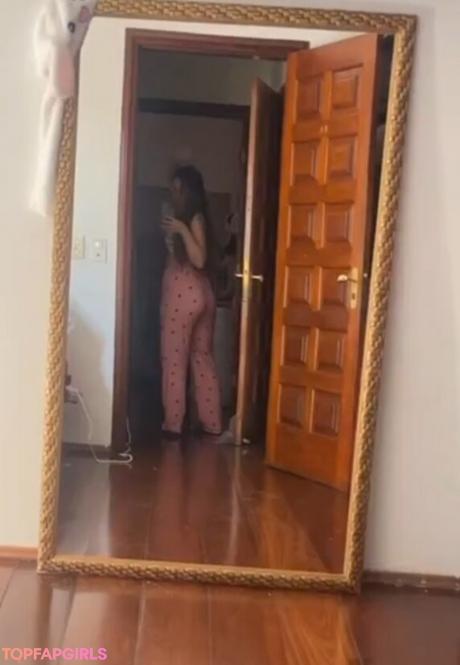 Carolzinha nude leaked OnlyFans photo #133