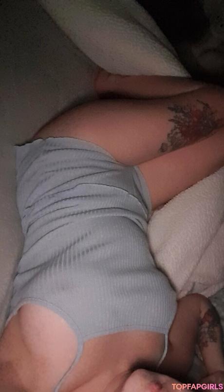 Midgetgem95 nude leaked OnlyFans photo #4