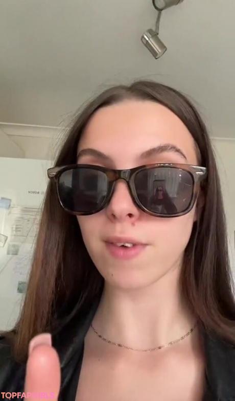 Chelsea nude leaked OnlyFans photo #8