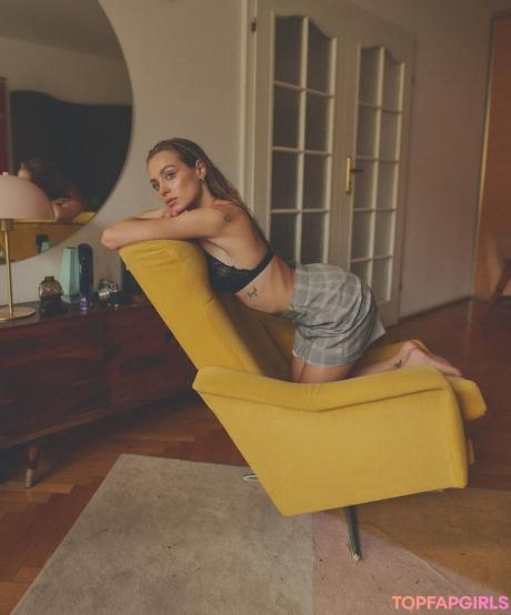 Wiktoria nude leaked OnlyFans photo #7