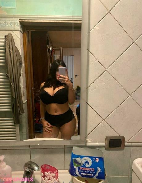 Liagomezzz nude leaked OnlyFans photo #44