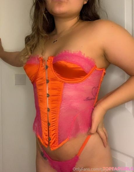 Avery-maeex nude leaked OnlyFans photo #2