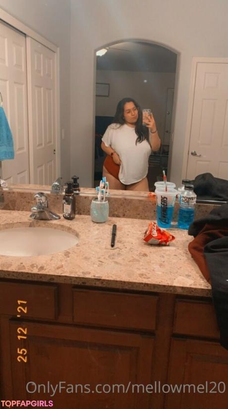 Mellowmel20 nude leaked OnlyFans photo #8