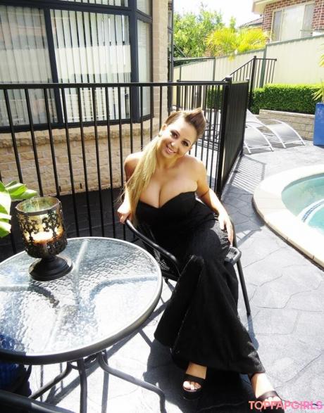 Wears nude leaked OnlyFans photo #10