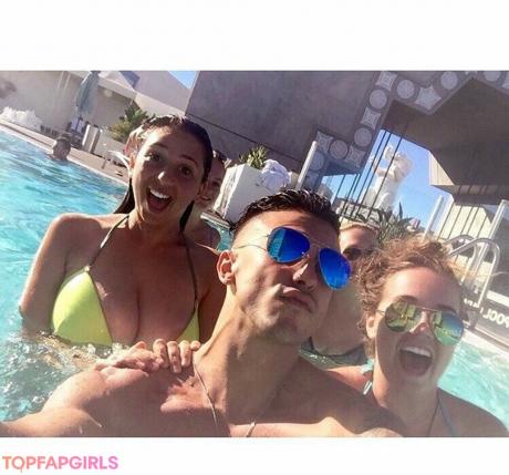 Wears nude leaked OnlyFans photo #118