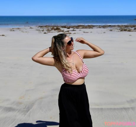 Wears nude leaked OnlyFans photo #178