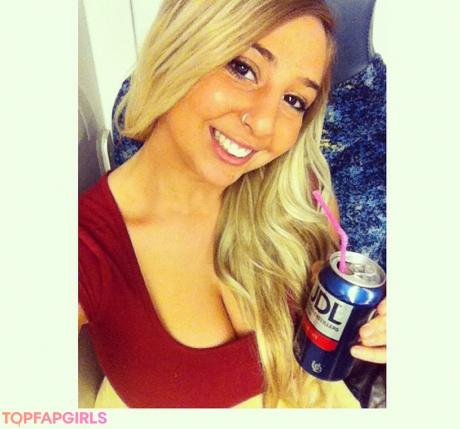 Wears nude leaked OnlyFans photo #19