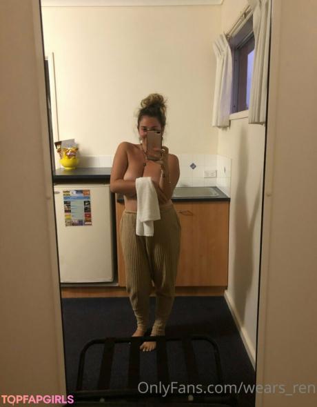 Wears nude leaked OnlyFans photo #87