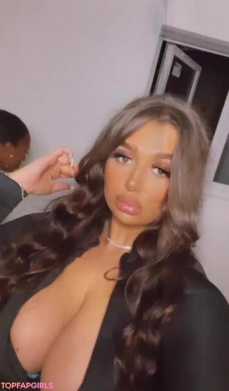Naughtybabeoxo nude leaked OnlyFans photo #32