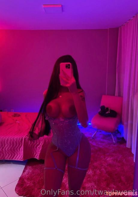 Twaylaventi nude leaked OnlyFans photo #25