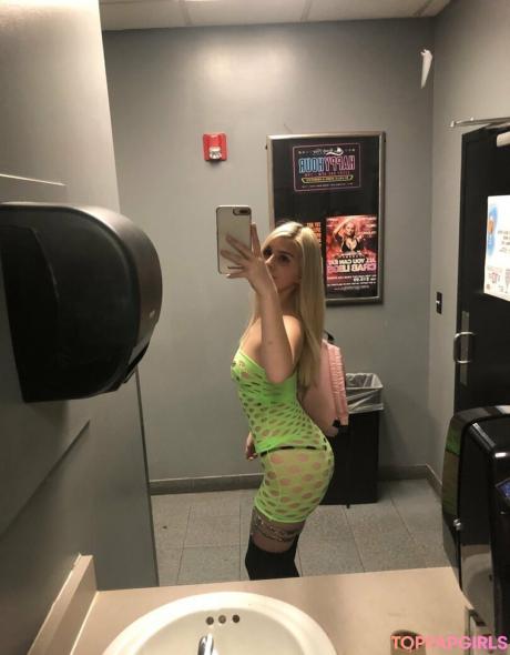 Meganholly00 nude leaked OnlyFans photo #19