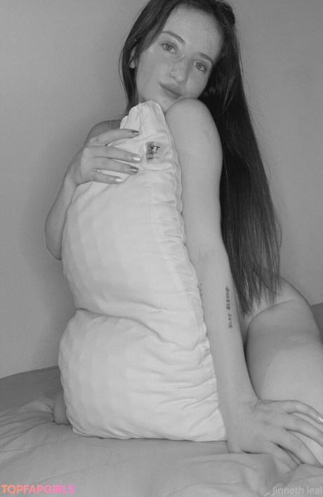 Geralleal_1417 nude leaked OnlyFans photo #12