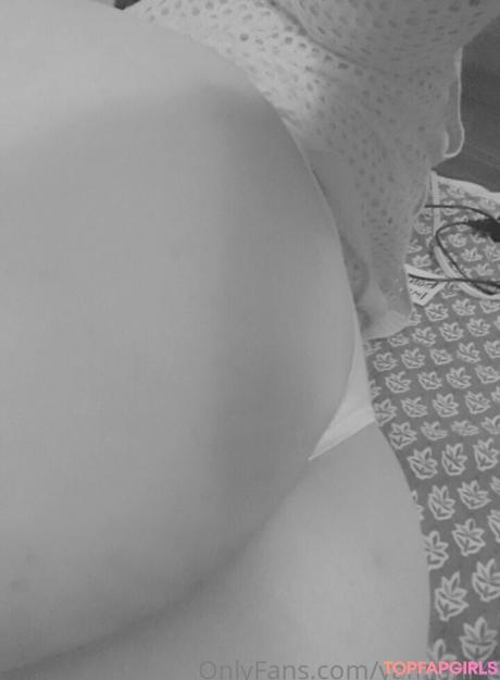 Yamiahr4 nude leaked OnlyFans photo #41