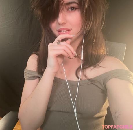 Slight nude leaked OnlyFans photo #14