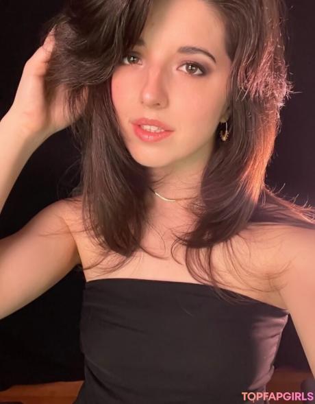 Slight nude leaked OnlyFans photo #18