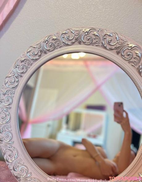 Arturmary nude leaked OnlyFans photo #1