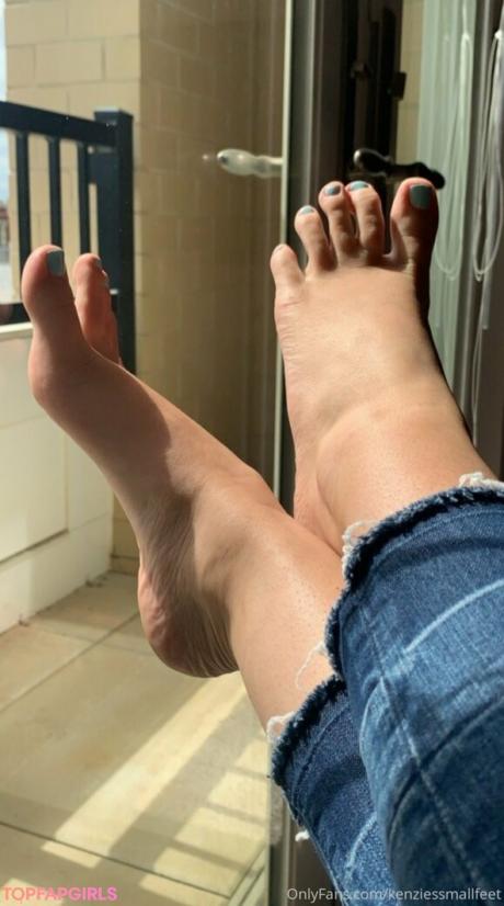 Kenziessmallfeet nude leaked OnlyFans photo #13