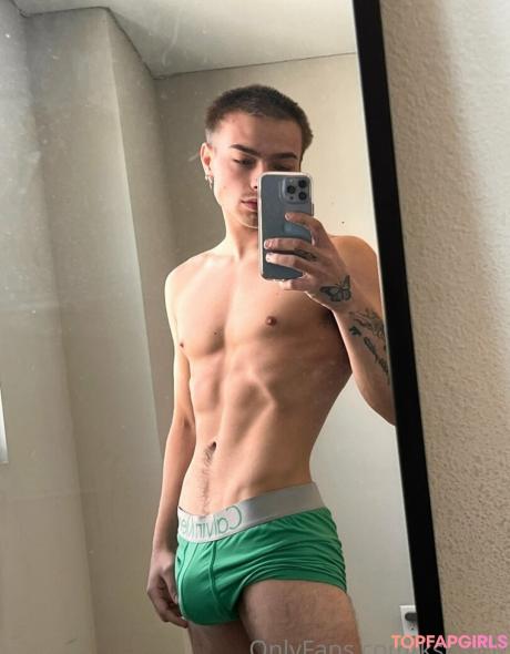Kshredz nude leaked OnlyFans photo #14