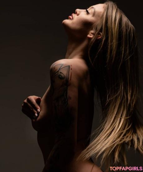Klaudia nude leaked OnlyFans photo #8