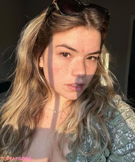 Liz nude leaked OnlyFans photo #25